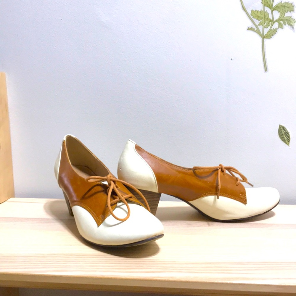 Vintage leather saddle shoe heels